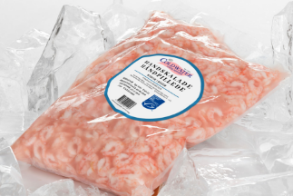 Handskalade räkor i vacuumpåse hand peeled shrimps in bag